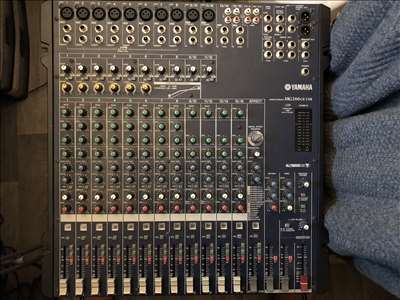 Exemple d'une console de mixage à restaurer