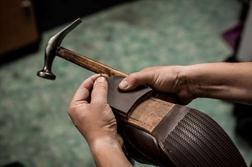 Faire réparer une paire de souliers à Abbeville